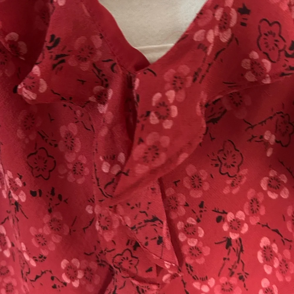 Ann Taylor LOFT Red Floral Silk Ruffle Blouse-Large - Picture 8 of 8